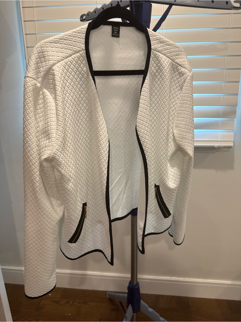SHEIN White Quilted Open-Front Jacket with Black Trim